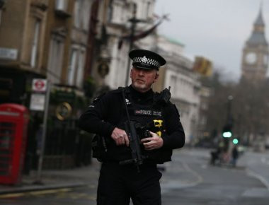 Λονδίνο: Συλλήψεις τριών γυναικών κατηγορούμενων για τρομοκρατικές ενέργειες